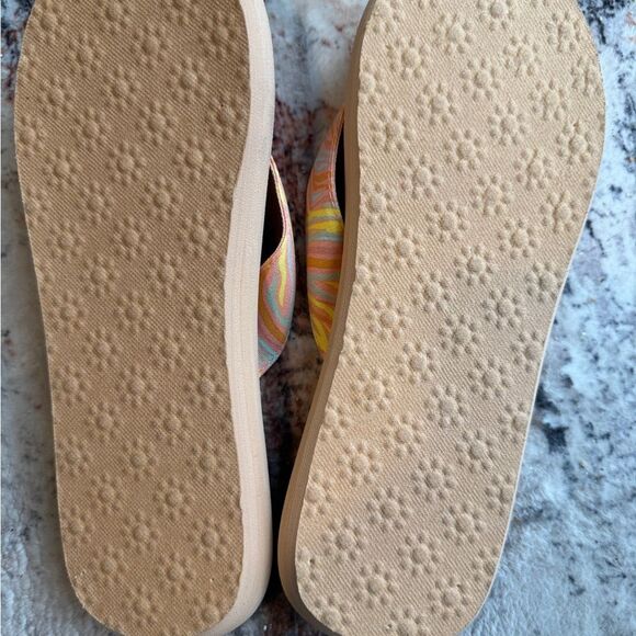 Rocket Dog Pink Sandals with Playful Stripes - Picture 5 of 7